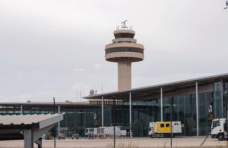 Sumnjivi dron iznad aerodroma u popularnom turističkom odredištu u Španjolskoj
